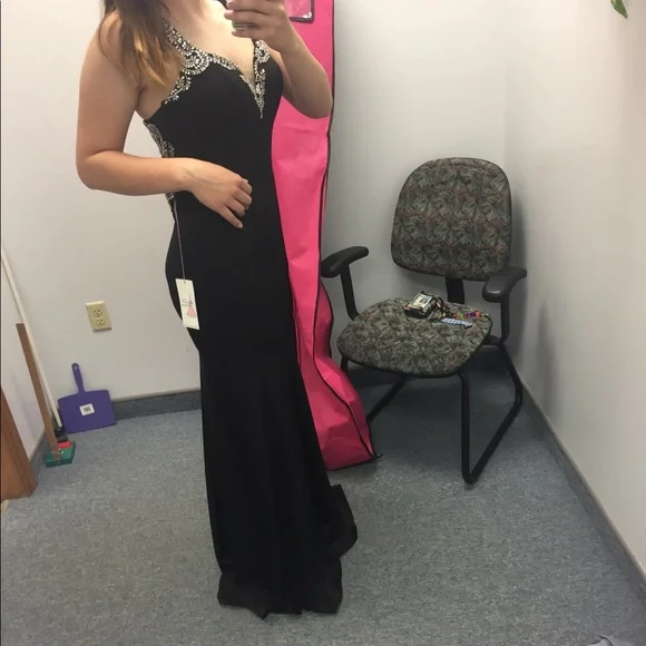 Really nice black and silver prom dress - Picture 2 of 4